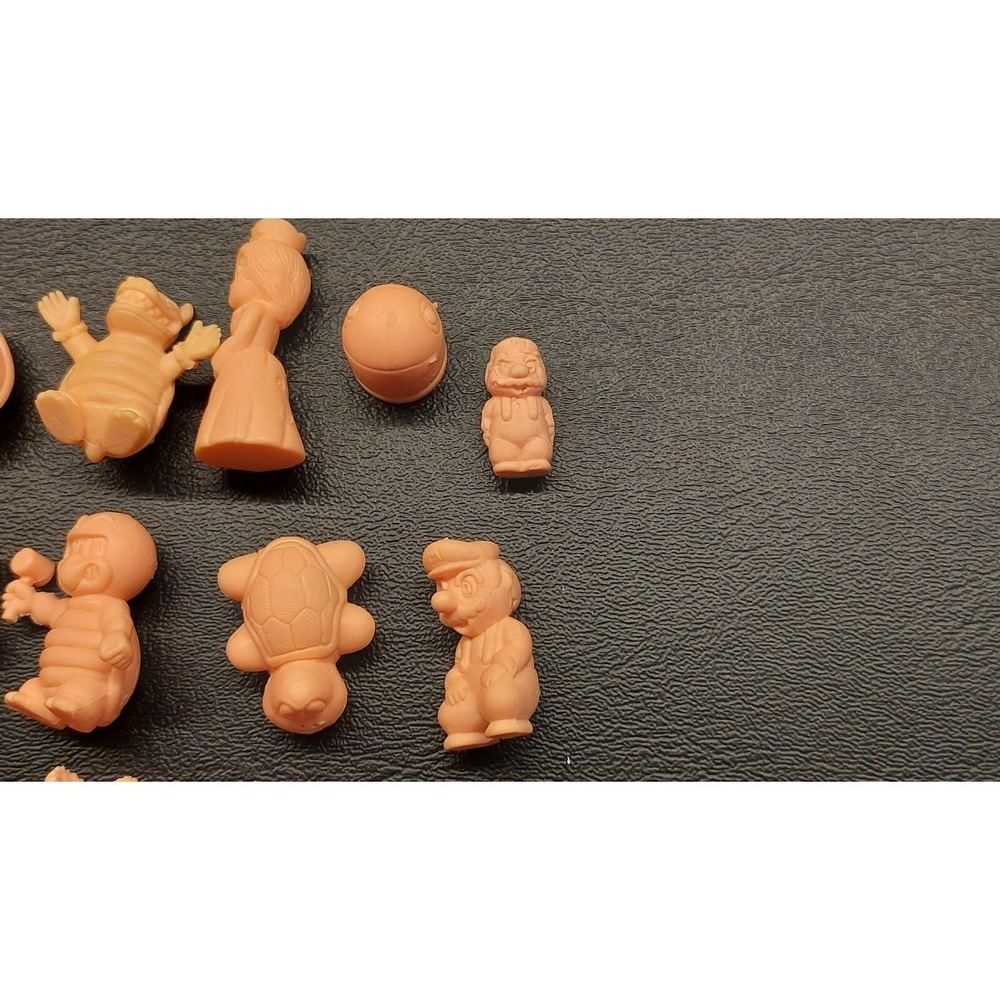 Lot of 21 Vintage Nintendo Famicom Super Mario Bros Keshi Rubber Figures Flesh - Picture 5 of 10